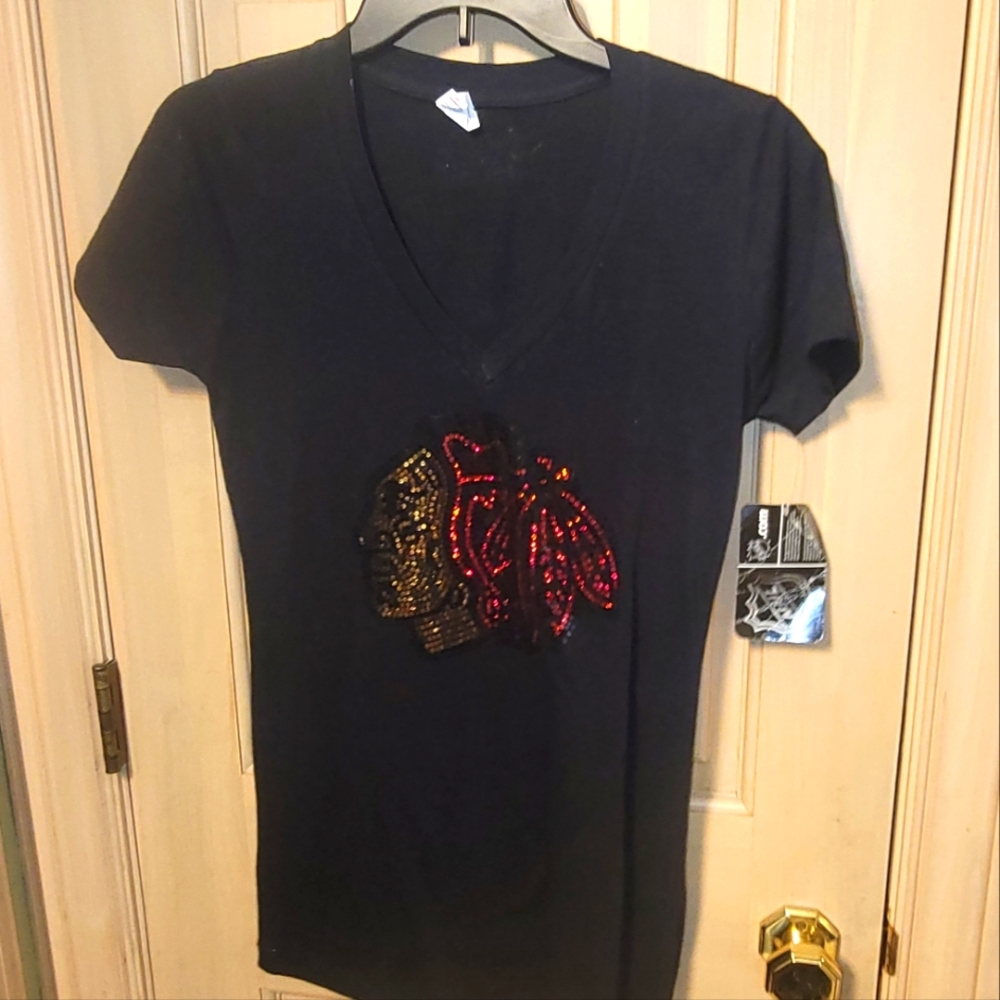 NWT Womens sz M Beaded Chicago Blackhawks Shirt V-neck NHL Clark Street Sports
